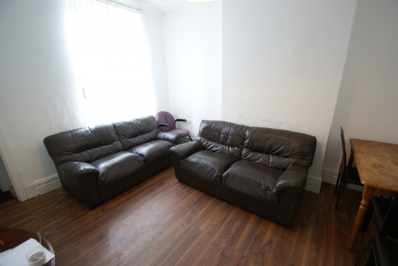 Manor Drive, Hyde Park, Leeds